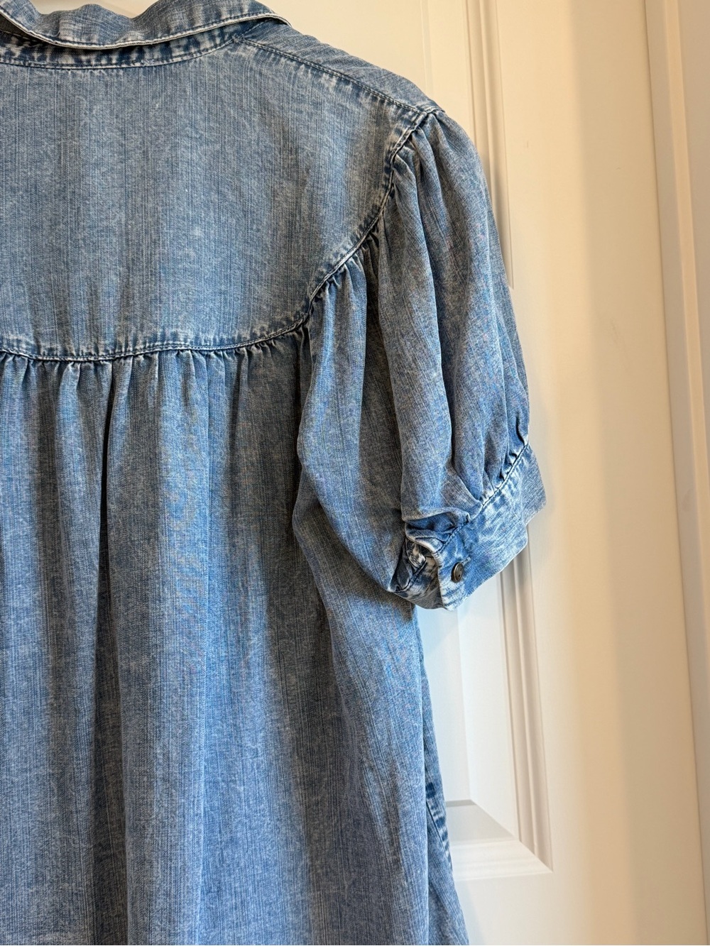 Jane & Delancey Chambray Button-Front Top - Picture 6 of 7